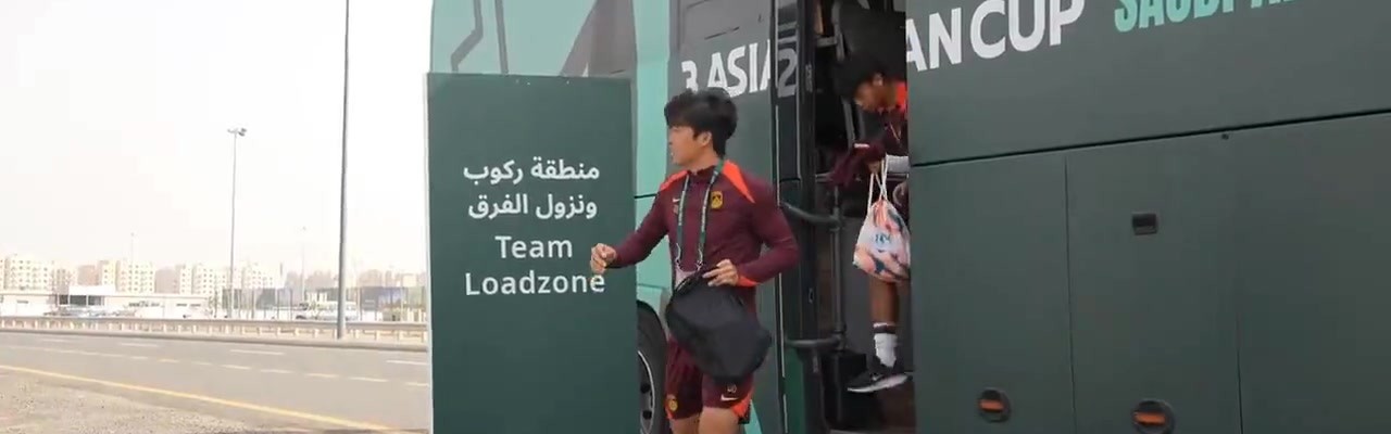 世界杯历史数据-李镇全：从上场第一分钟就不吝啬体能，每一分钟都把自己豁出去