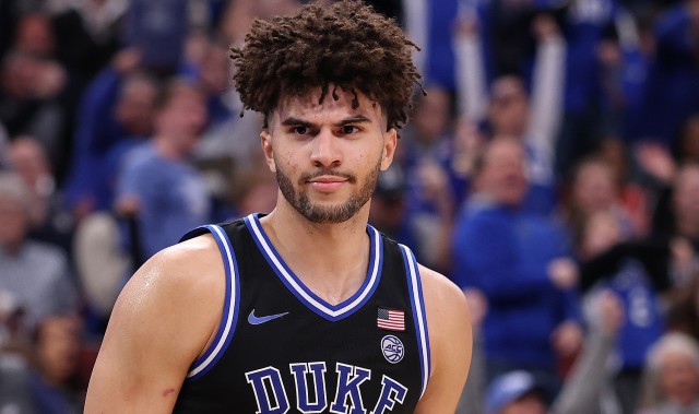 世界杯历史数据-下半场17分！状元热门布泽尔儿子砍下21分13板 杜克开季17战16胜